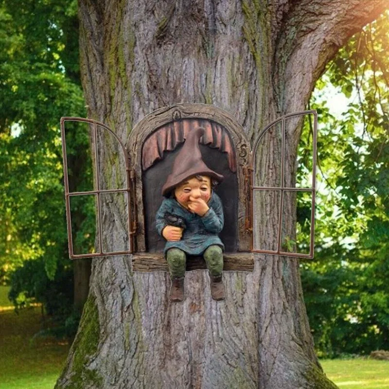 Home Bargains - Statuetka Niegrzeczny Elf Ogrodowy Przytulający Drzewo,